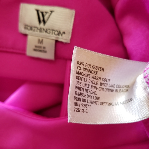 🎀Worthington Women's Fuschia Keyhole Back And Peplum Top Size M🎀 - Picture 3 of 3